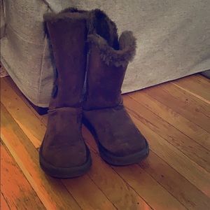 Ugg Bailey button triplet II boot